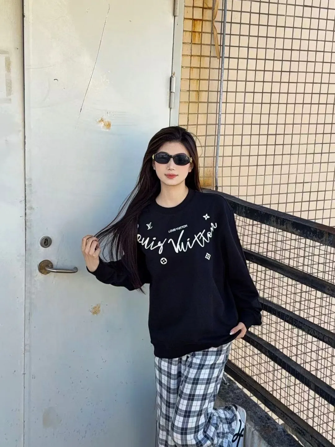 Louis Vuitton/Louis Vuitton 25Fw cursive signature letter print crew neck sweatshirt